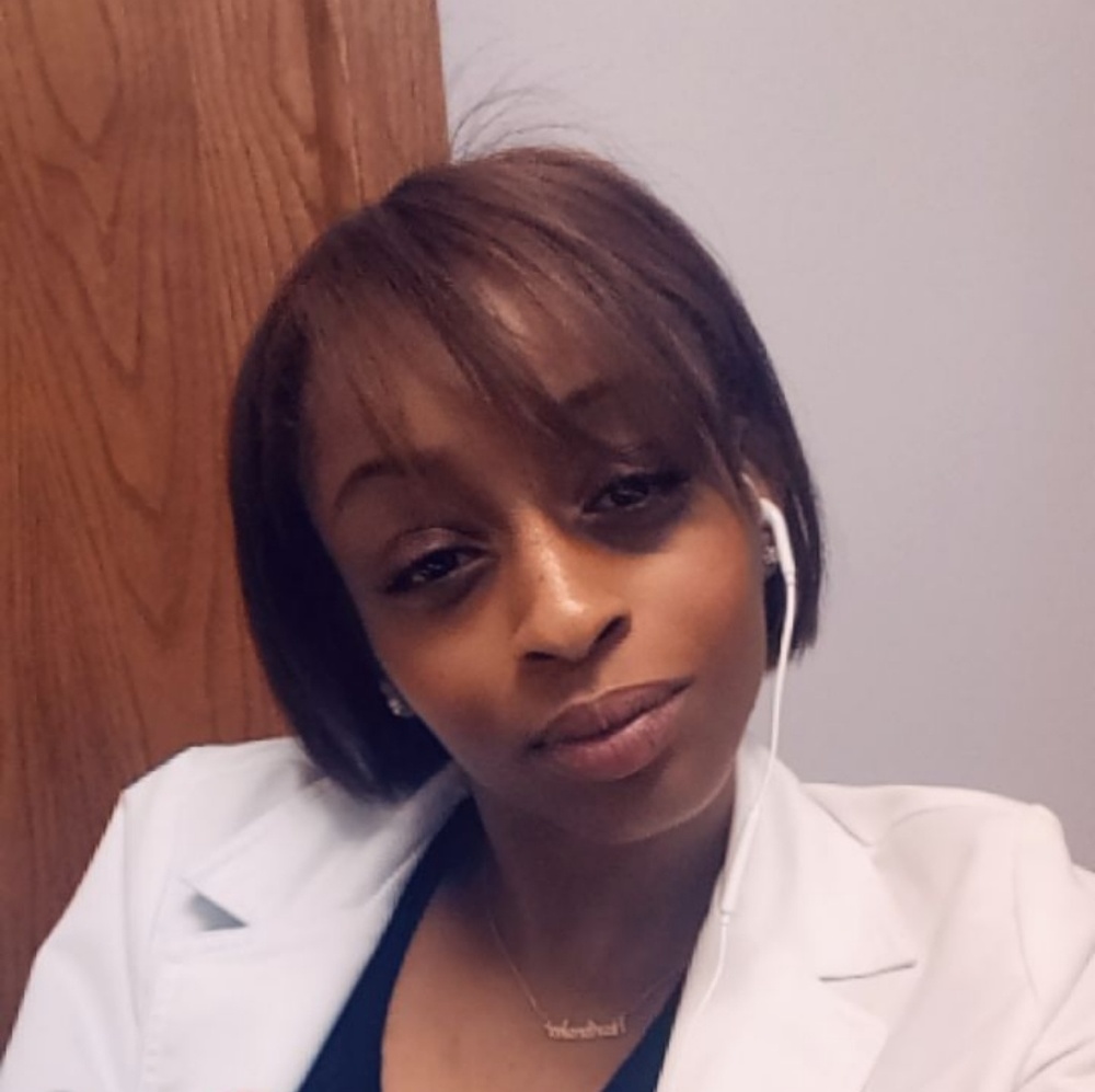 Meet your Posher, Tiara